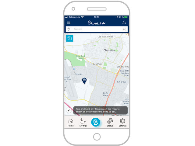 Snímek obrazovky aplikace Hyundai Bluelink na iPhonu: vyhledání zaparkovaného vozu