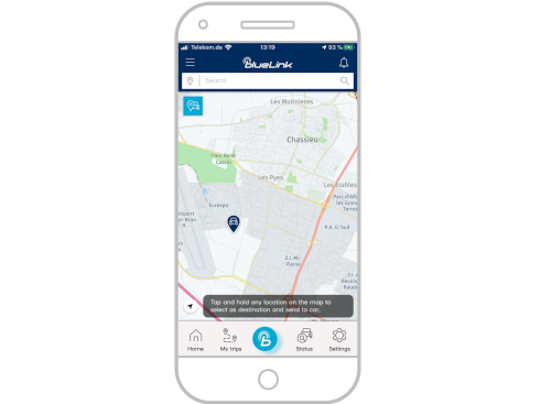 Snímek obrazovky aplikace Hyundai bluelink na smartphonu: najděte zaparkované auto