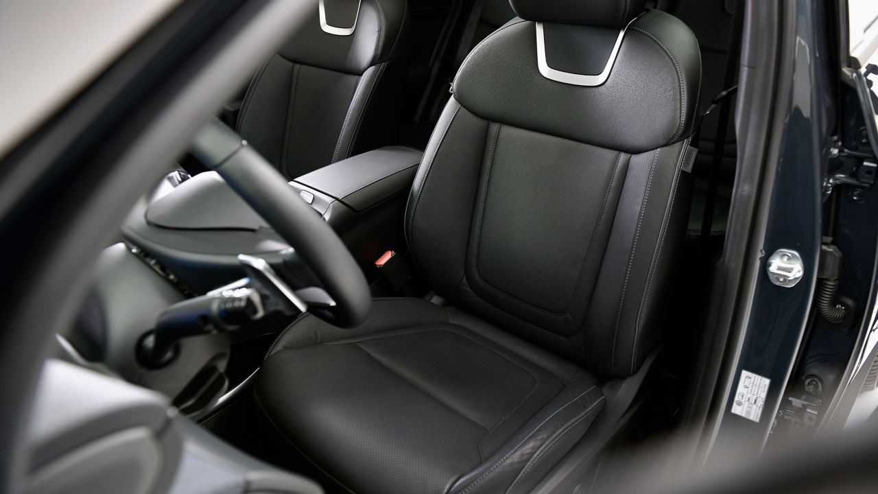 Vyhřívaná a odvětrávaná sedadla ve zcela novém kompaktním SUV Hyundai TUCSON Plug-in Hybrid.