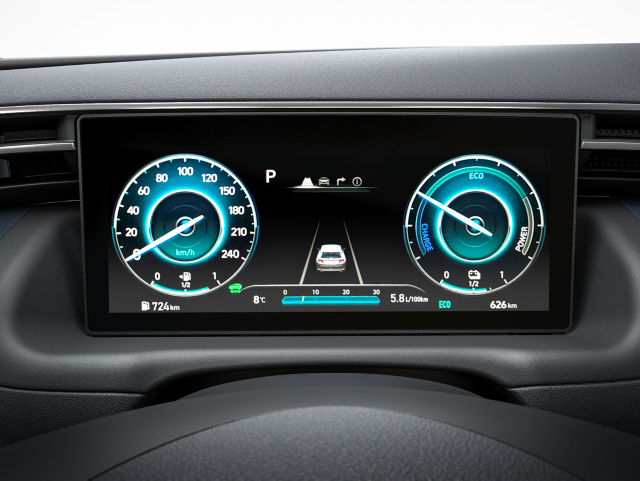 10,25″ digitální přístrojový panel uvnitř zcela nového kompaktního SUV Hyundai TUCSON Plug-in Hybrid.
